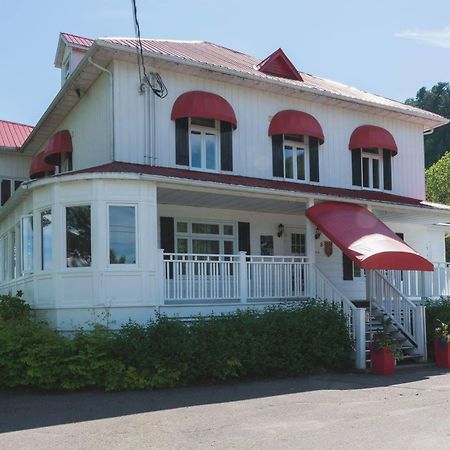 Auberge La Courtepointe Петит-Ривьер-Сен-Франсуа Экстерьер фото